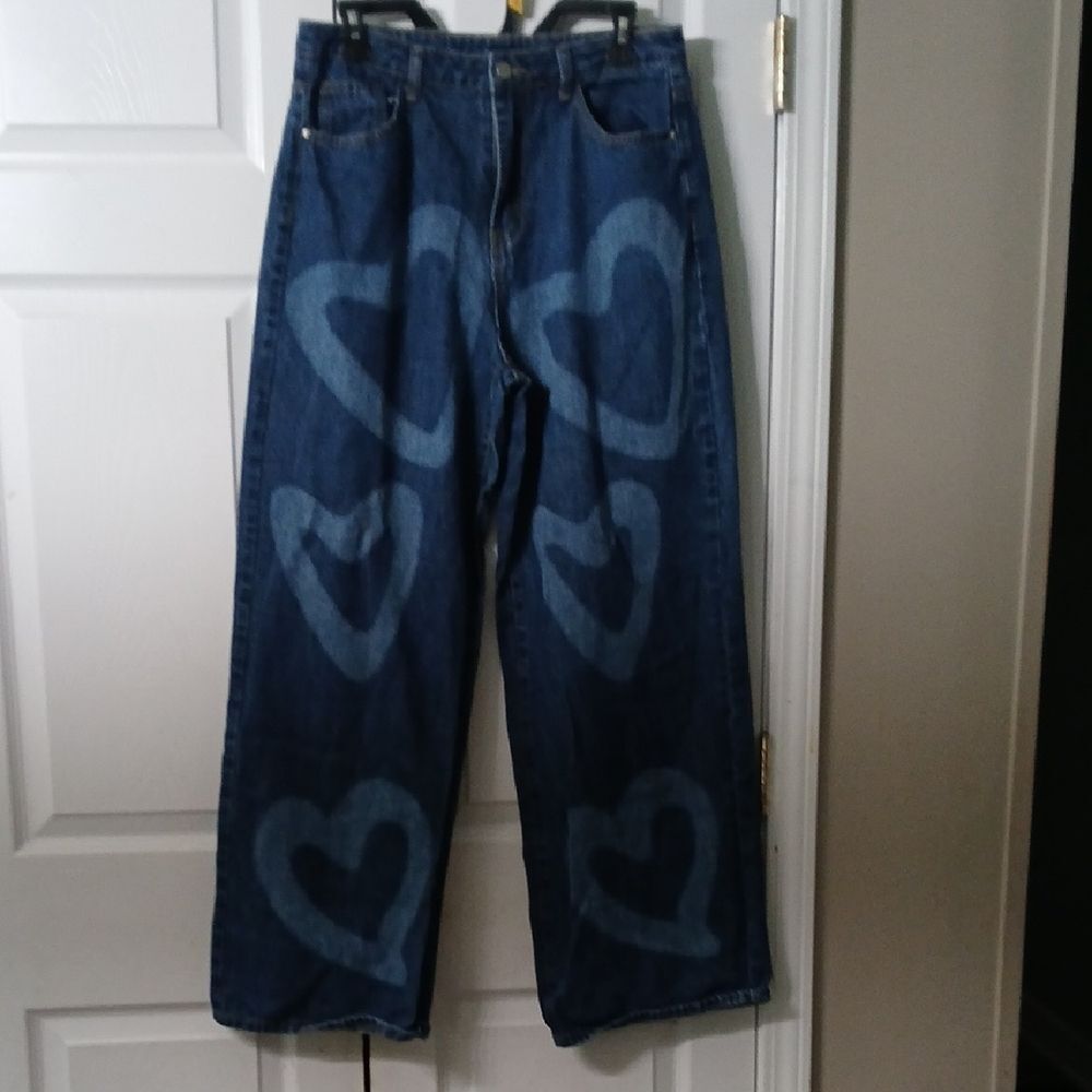 Shein denim wide leg heart design jeans Sz L (30) NWOT ( measurements posted)
